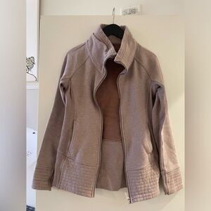 LULULEMON SWEATSHIRT